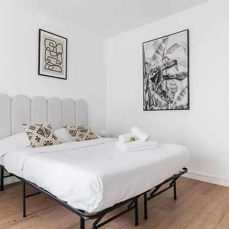 Studio Chaleureux Avec Terrasse - 18 - 2p Paris