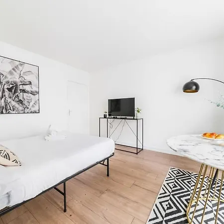 Studio Chaleureux Avec Terrasse - 18 - 2p Paris